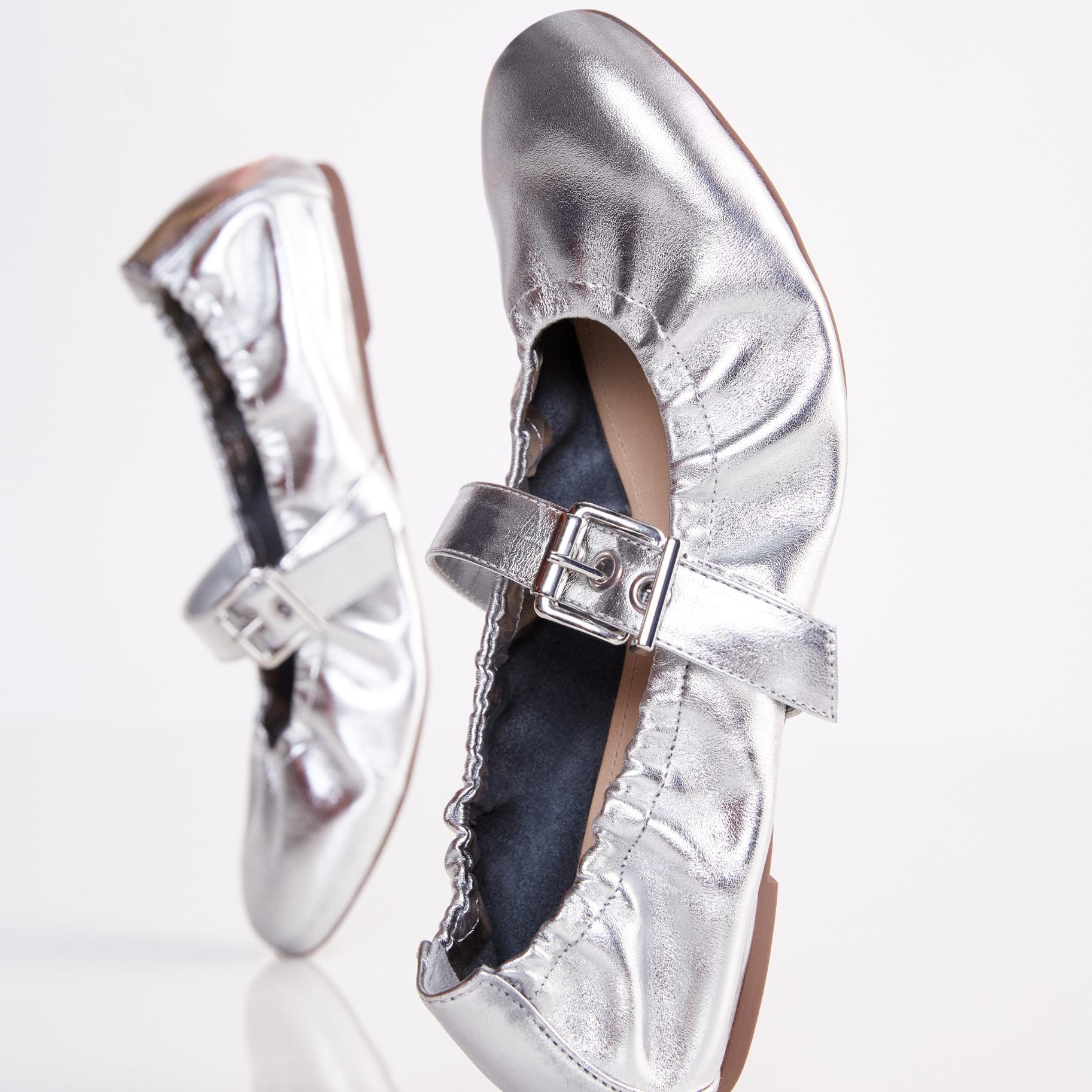 Calita Metallic Leather Flat Product Image