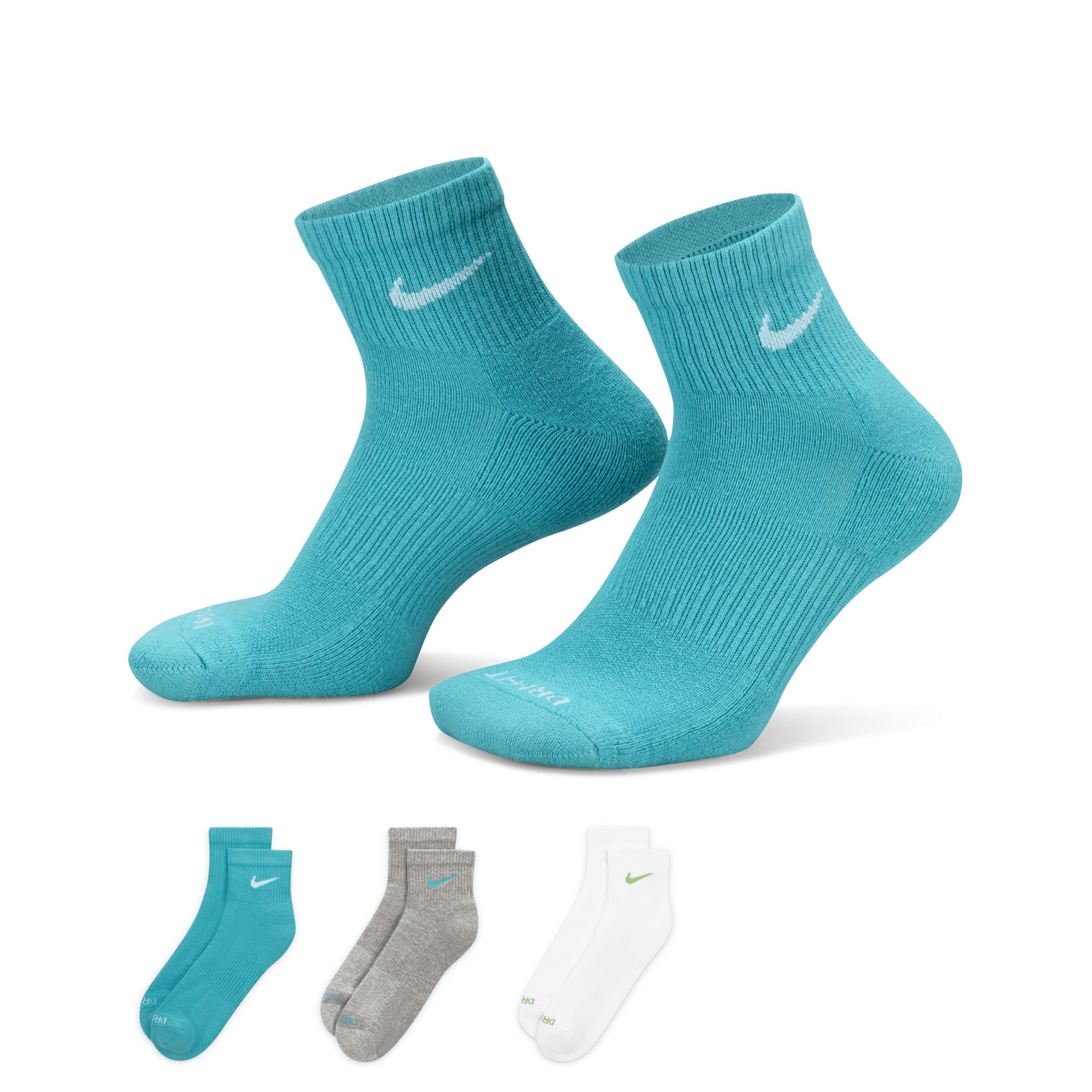 Nike Mens Everyday Plus Cushioned Training Ankle Socks (3 Pairs) Product Image