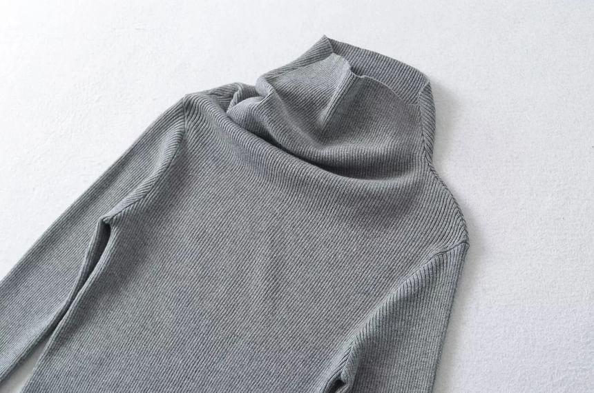 Long-Sleeve Turtleneck Asymmetrical Plain Knit Top Product Image