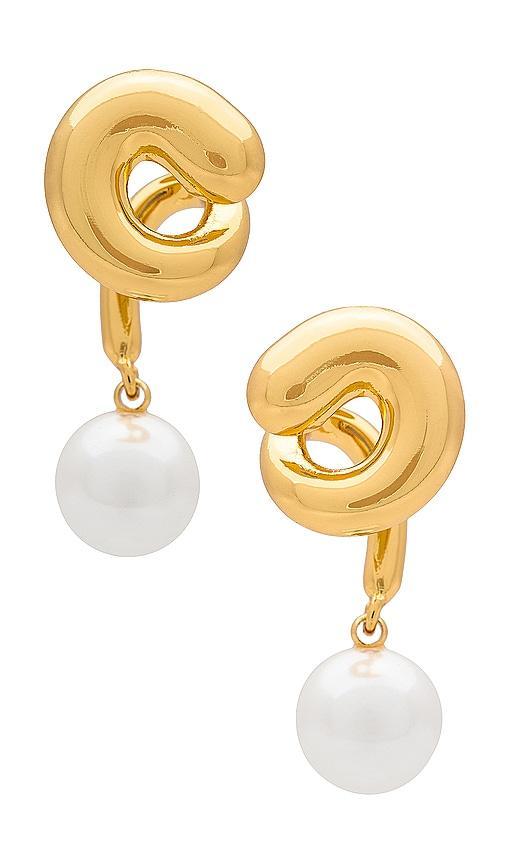 Daphne Earring Product Image