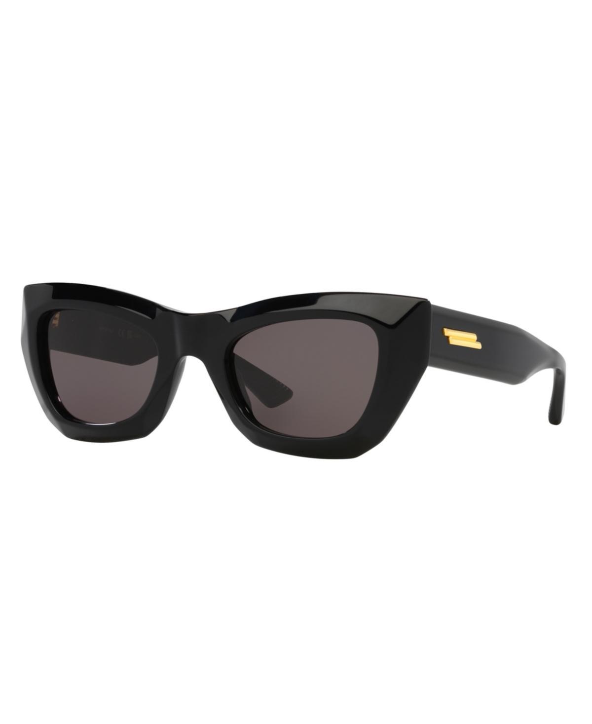 Bottega Veneta Edgy Sunglasses in Neutral Product Image