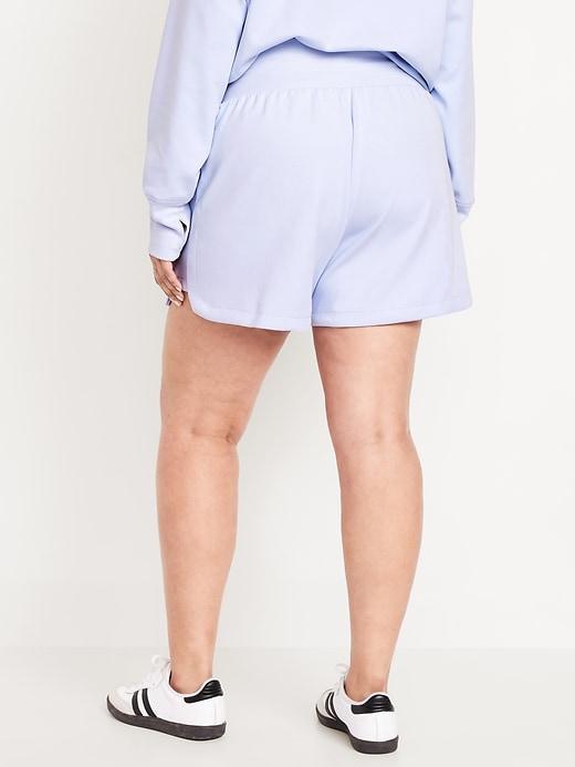 Extra High-Waisted Dynamic Fleece Shorts Product Image