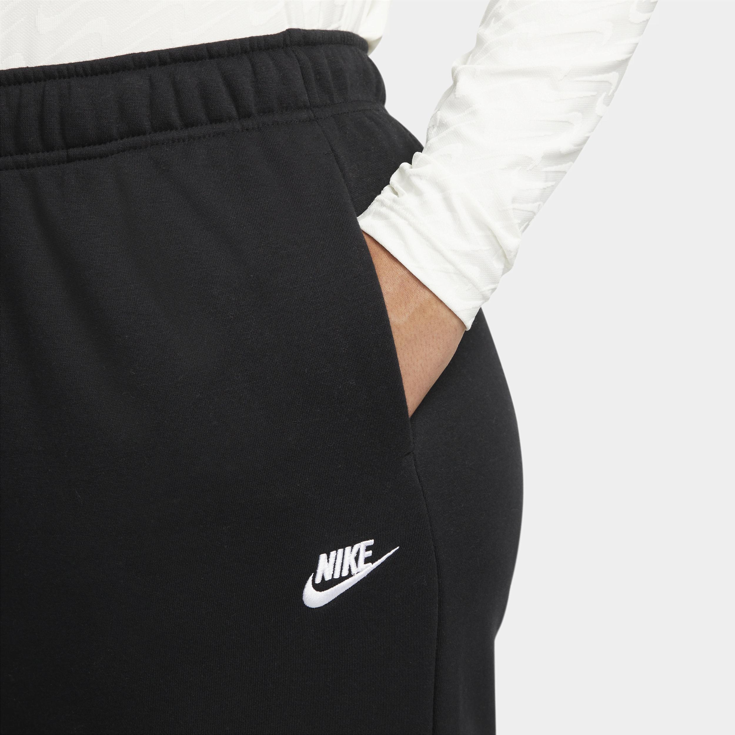 Women's Nike Sportswear Club Fleece Mid-Rise Oversized Sweatpants (Plus Size) Product Image