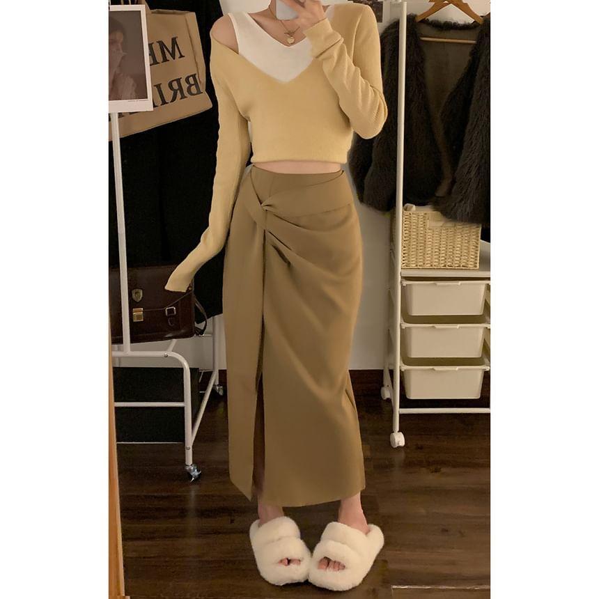 High Waist Plain Ruched Slit Midi Pencil Skirt Product Image