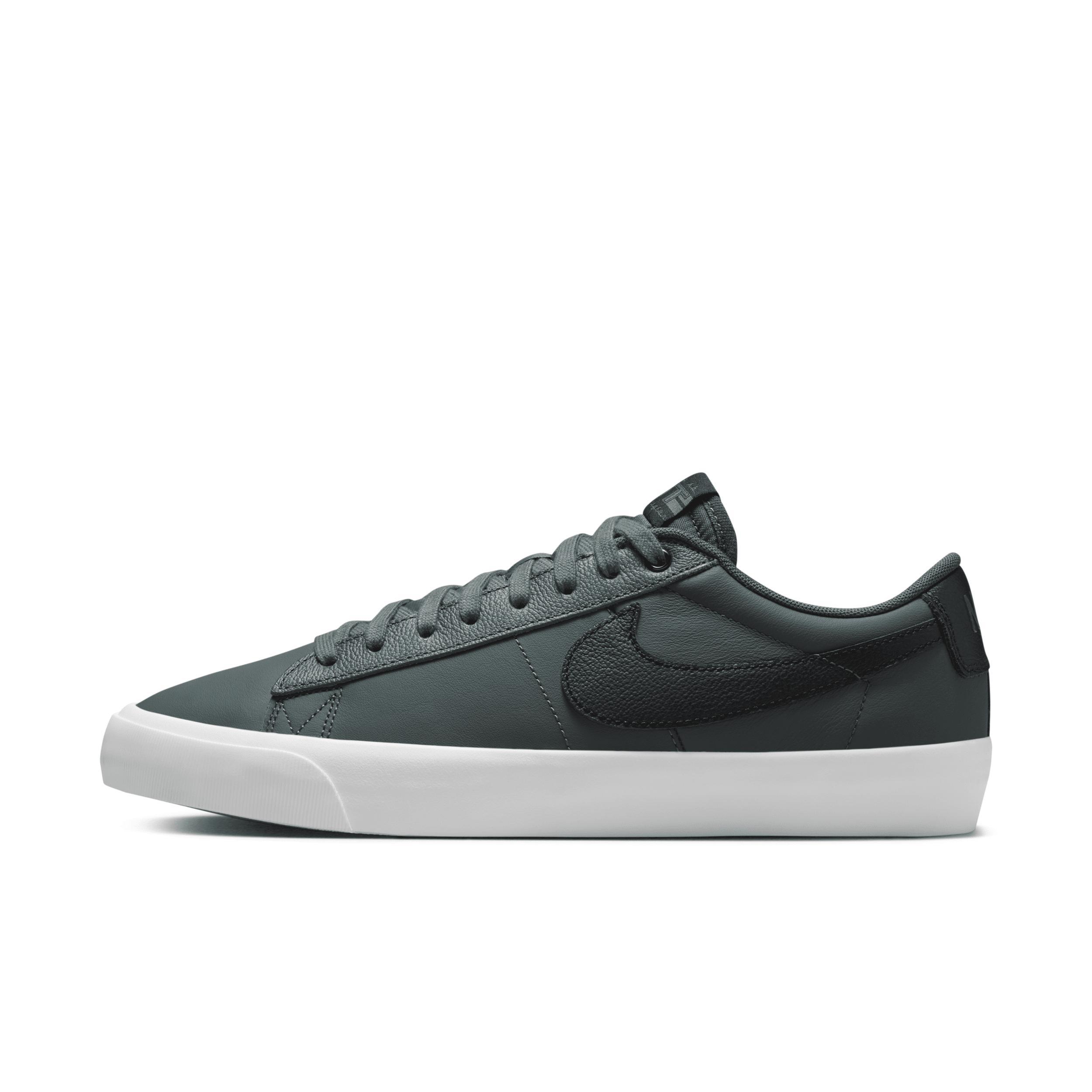 Men's Nike SB Blazer Low Pro GT Shoes Product Image