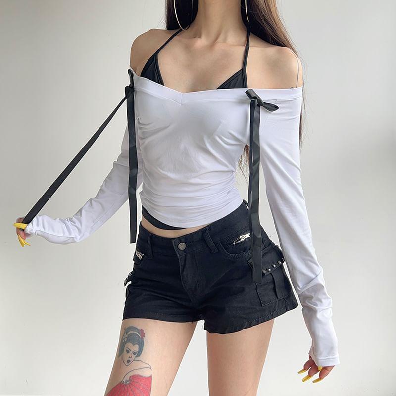 Long-Sleeve V-Neck Two Tone Bow Crop Slim Fit Tee Product Image