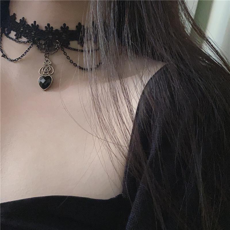 Heart Chained Lace Choker Product Image