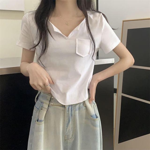 Short-Sleeve Notch Neck Pocketed Tee Product Image