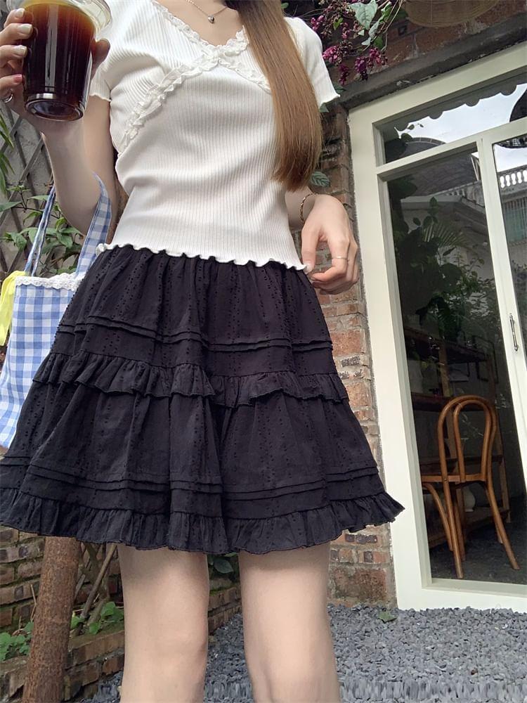 Short-Sleeve V-Neck Plain Lace Trim T-Shirt / Mid Waist Plain Ruffle Trim Mini A-Line Skirt Product Image