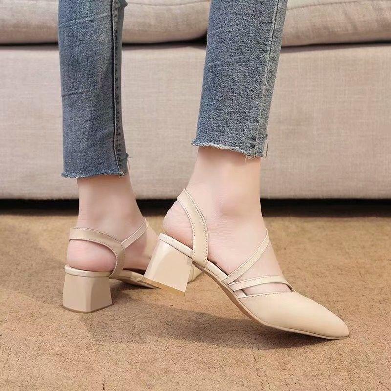 Plain Pointy-Toe Chunky Heel Sandals product image