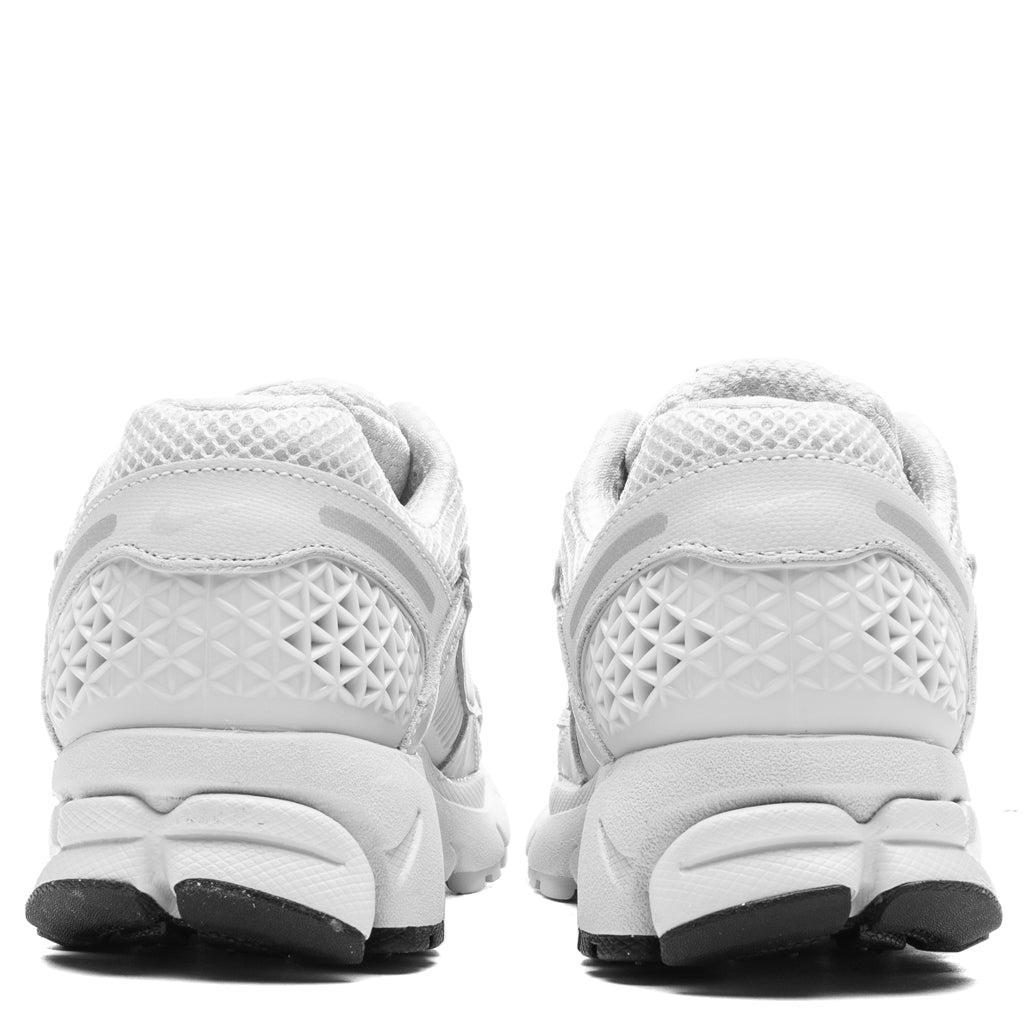 Women's Zoom Vomero 5 - White/Vast Grey/Black Female Product Image