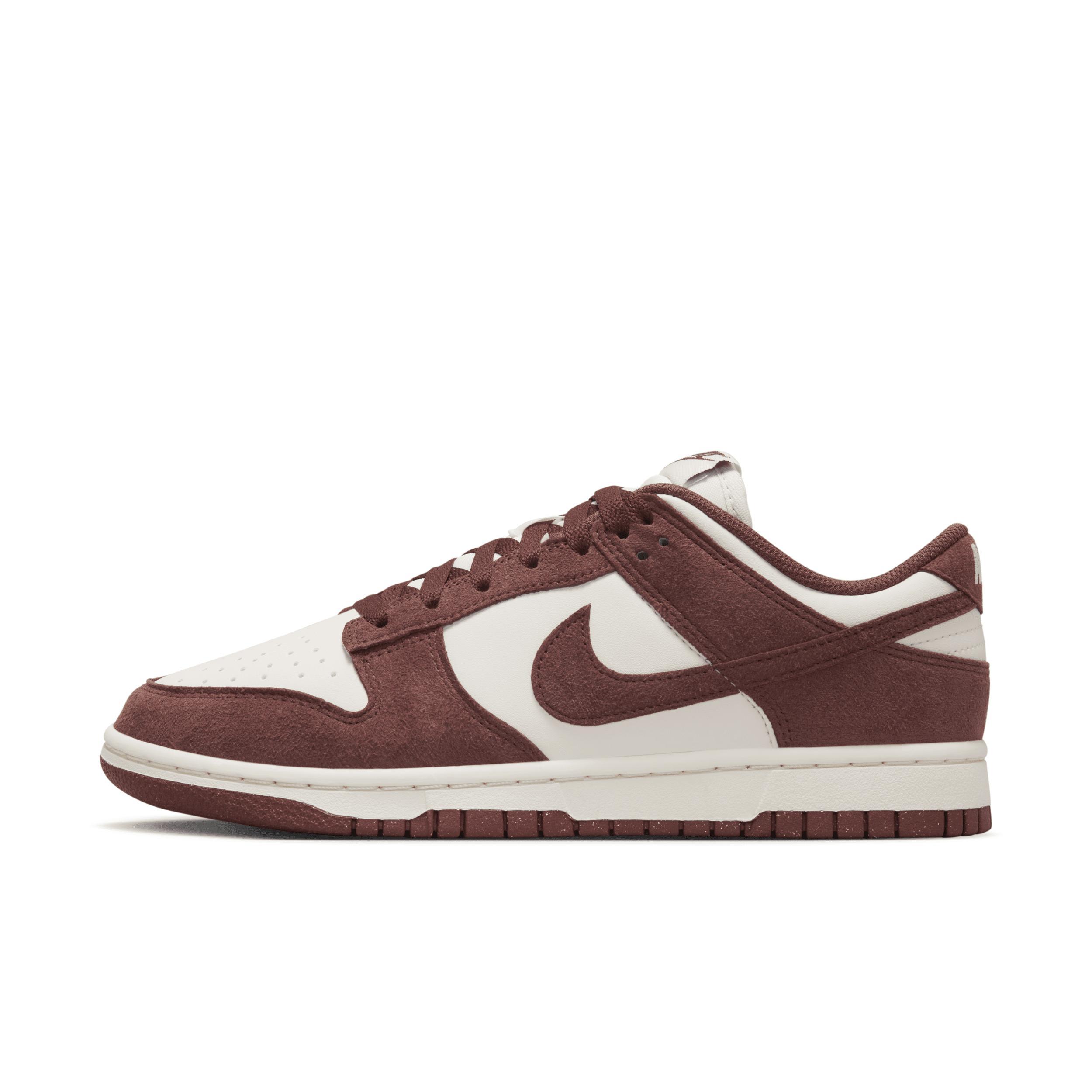 Nike Men's Dunk Low Retro SE Leather/Suede Shoes Product Image