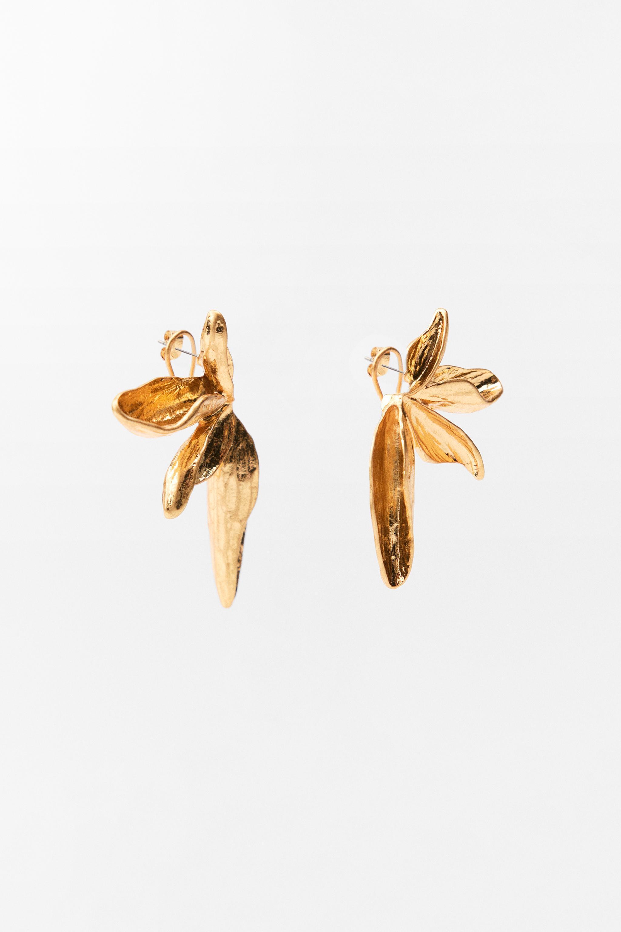 LEAF EARRINGS Product Image