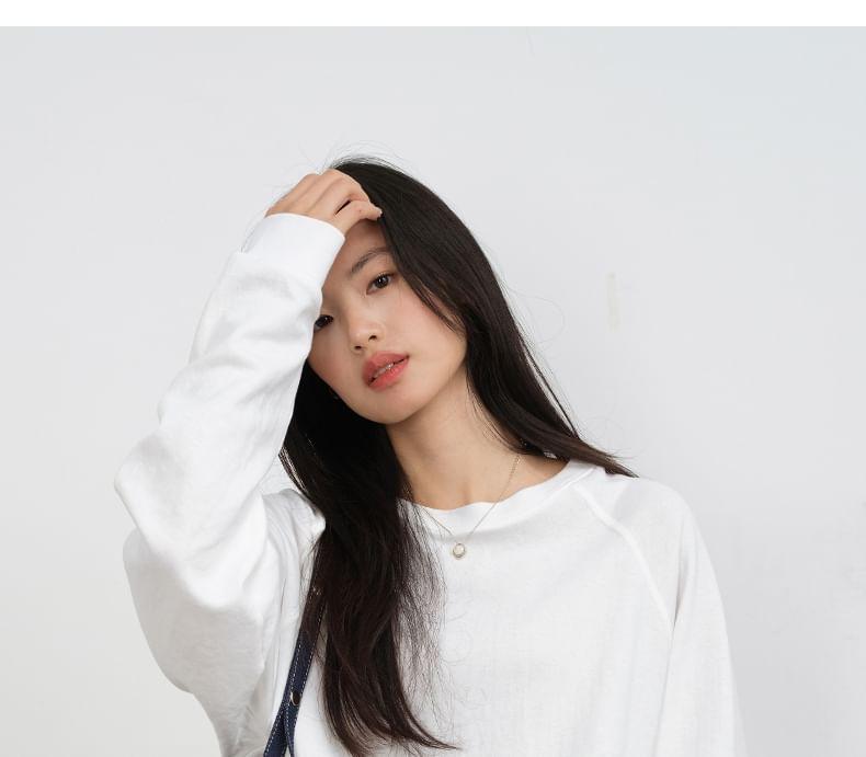 Long-Sleeve Round Neck Plain Slit Tee Product Image