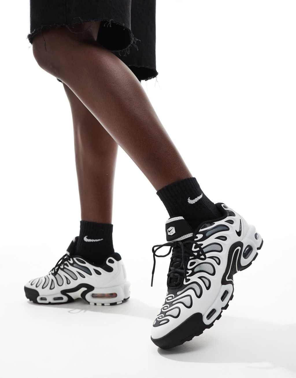 Nike Air Max Plus Drift sneakers in white and black Product Image