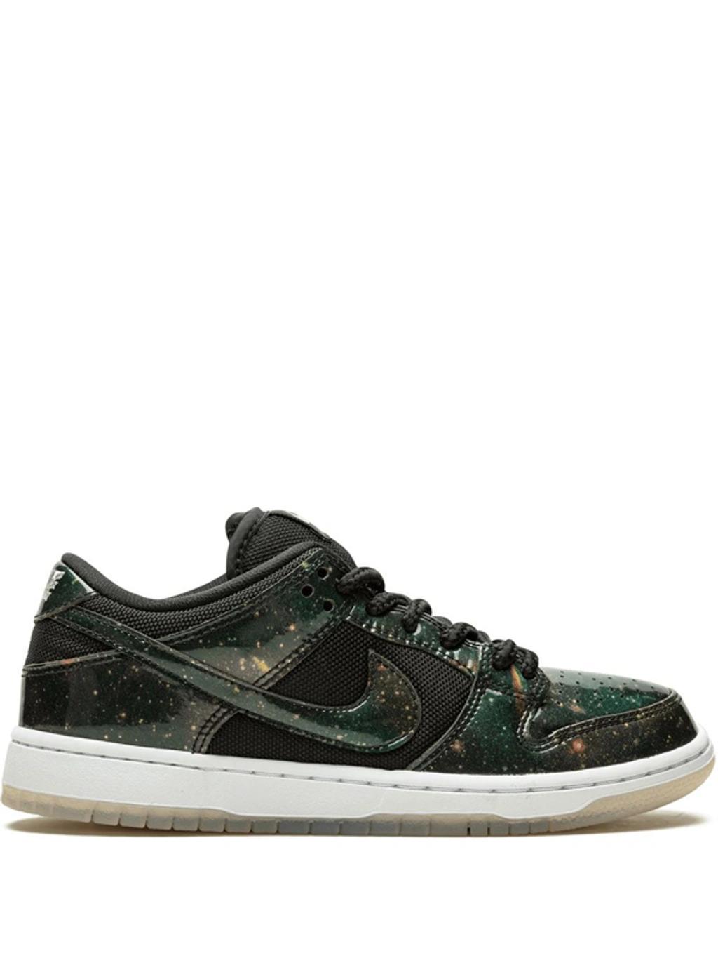 Sb Dunk Low Trd Sneakers In Black Product Image