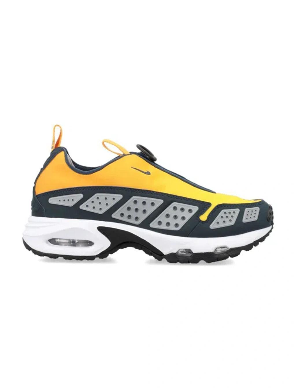 NIKE Air Max Sndr Woman Sneaker In Orange Product Image