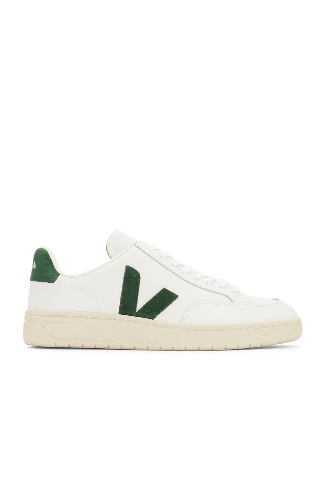 Veja V-12 in Extra-White Cyprus - White. Size 42 (also in 41). Product Image