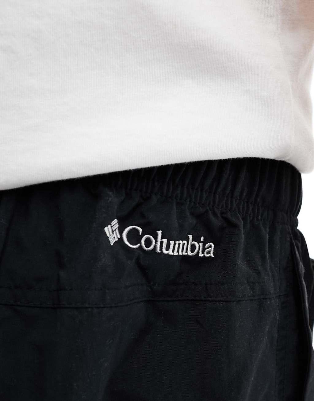 Columbia Mountaindale shorts in black Product Image