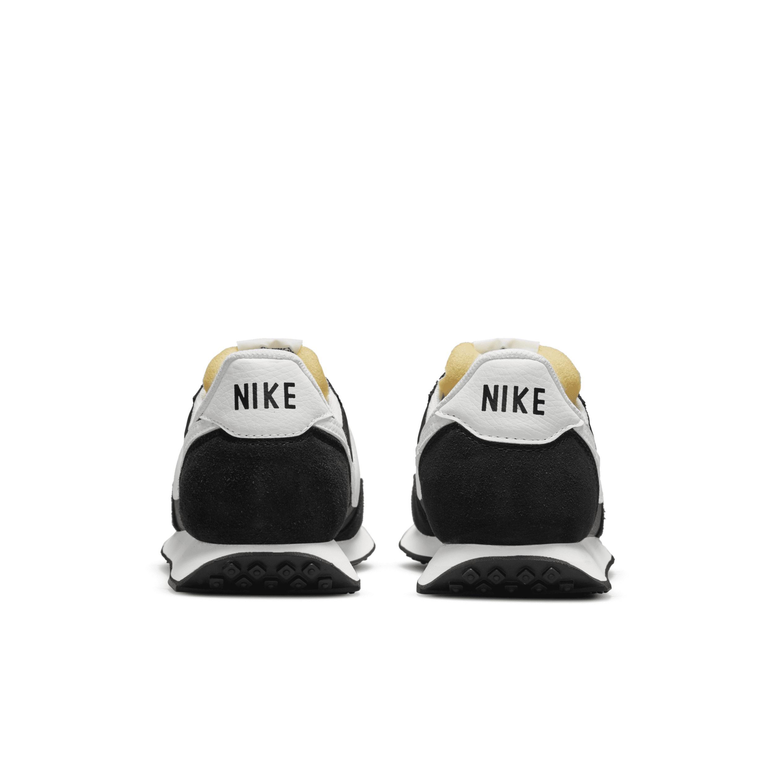 Nike Mens Waffle Trainer 2 Shoes Product Image