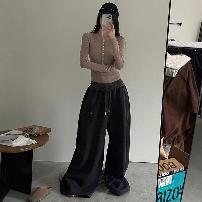 Drawstring Waist Wide Leg Sweatpants Product Image