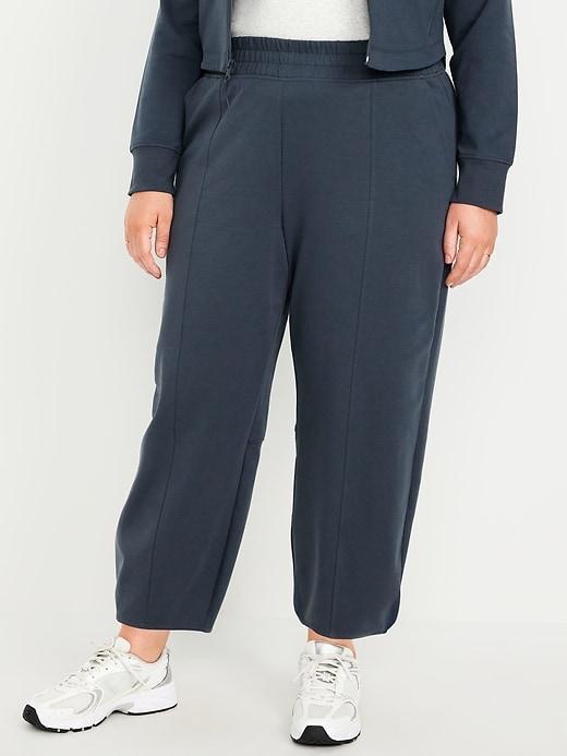 High-Waisted Dynamic Fleece Barrel-Leg Pants Product Image