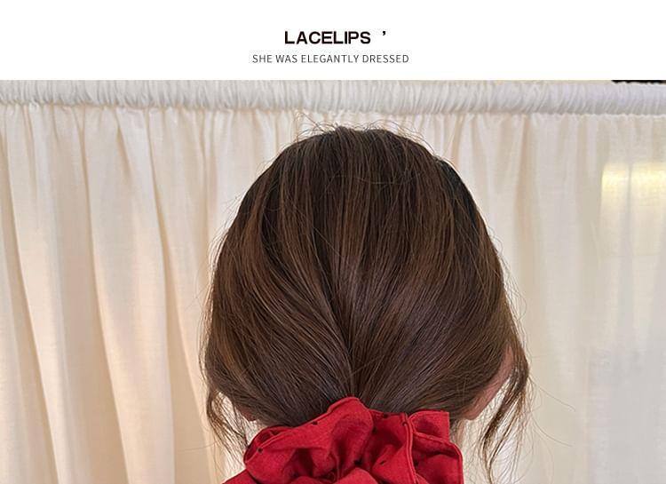 Dotted Ruffle Fabric Scrunchie Product Image