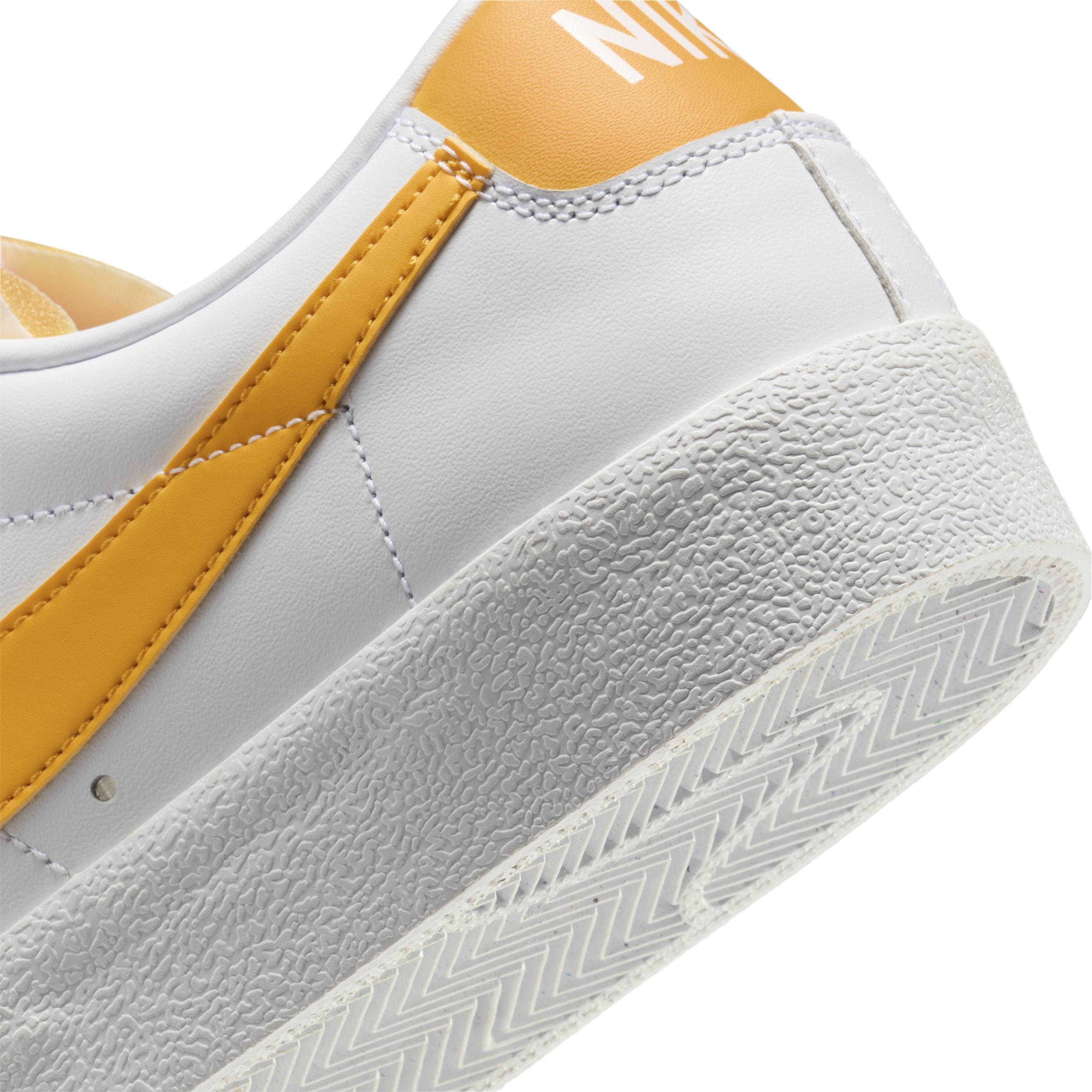 Nike Men's Blazer Low '77 Vintage Shoes Product Image