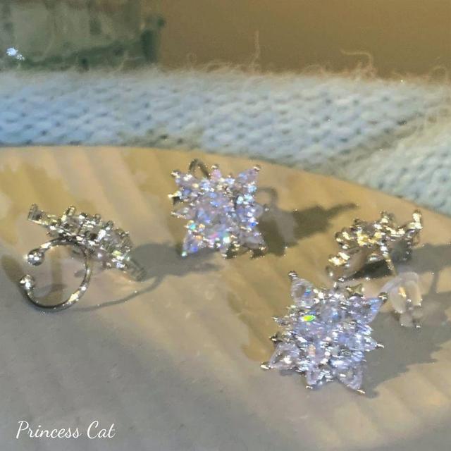 Star Rhinestone Alloy Ear Cuff / Stud Earring Product Image