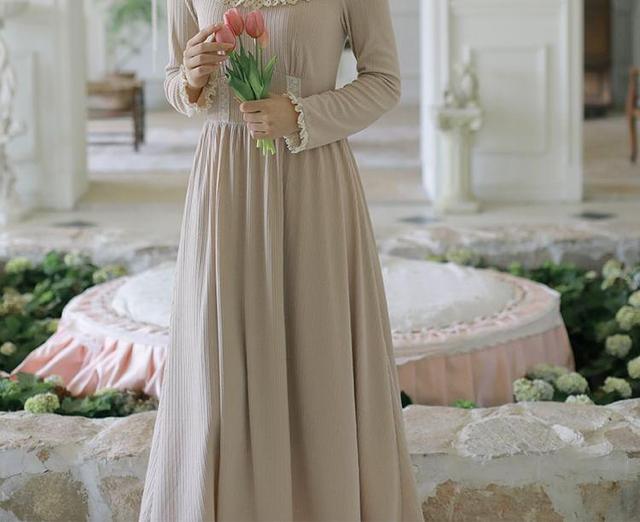 Long-Sleeve Scoop Neck Lace Trim Midi A-Line Dress Product Image