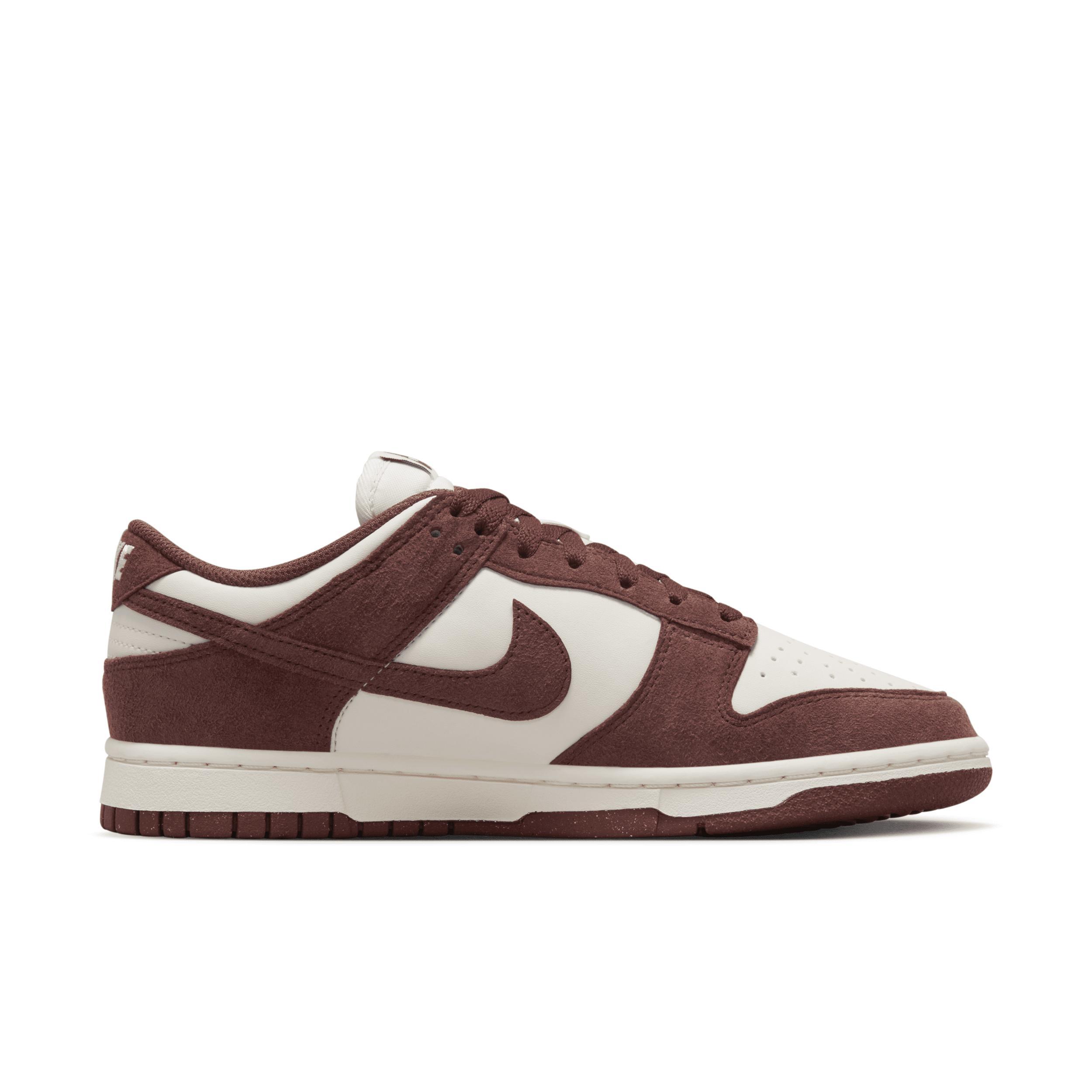 Nike Men's Dunk Low Retro SE Leather/Suede Shoes Product Image