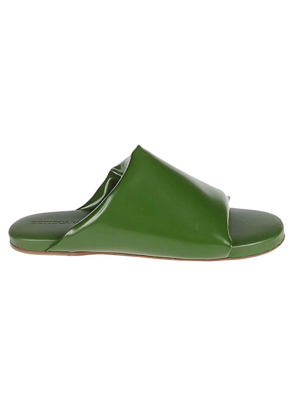 10mm Cushion Leather Flats In Green Product Image