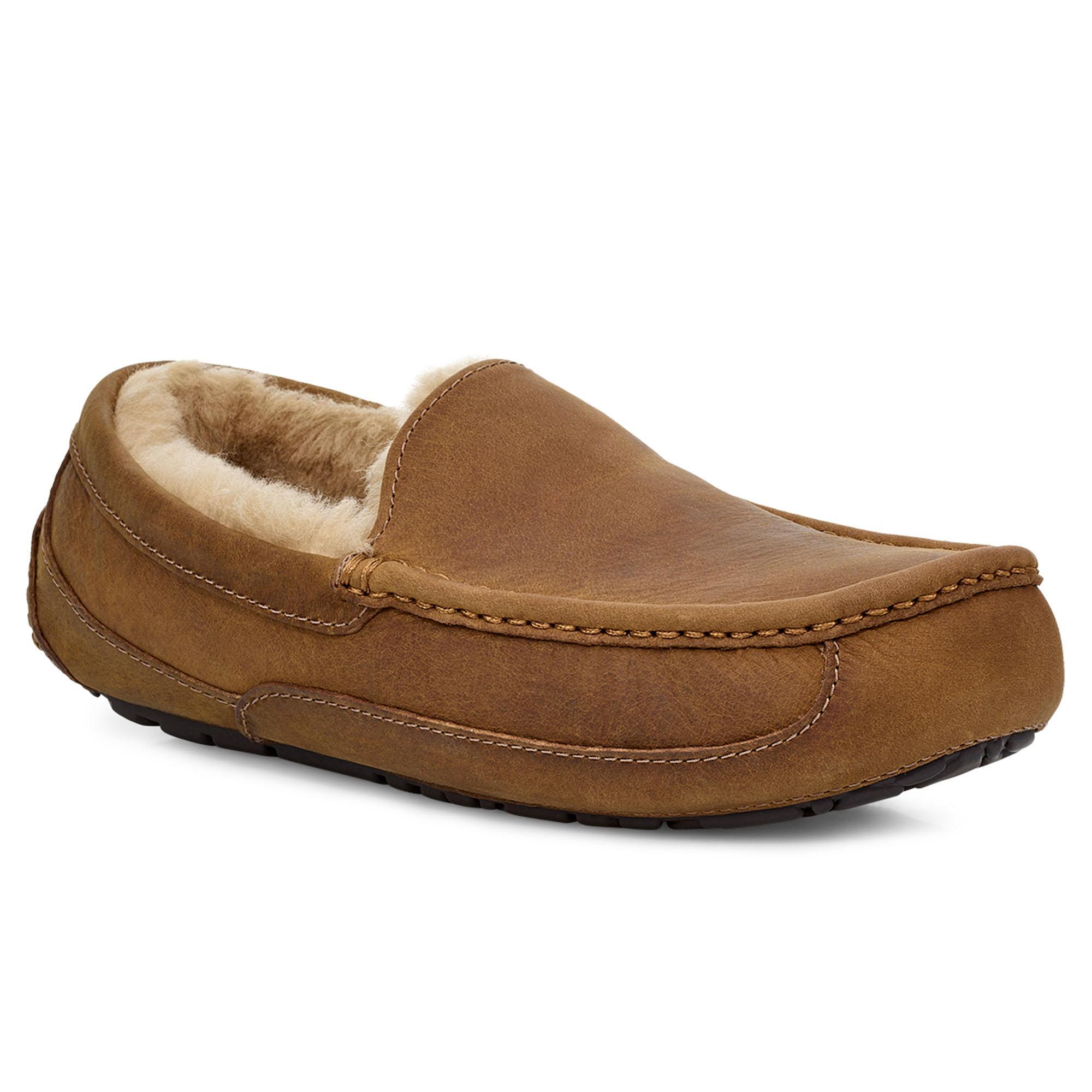 UGG(r) Ascot Leather Slipper Product Image