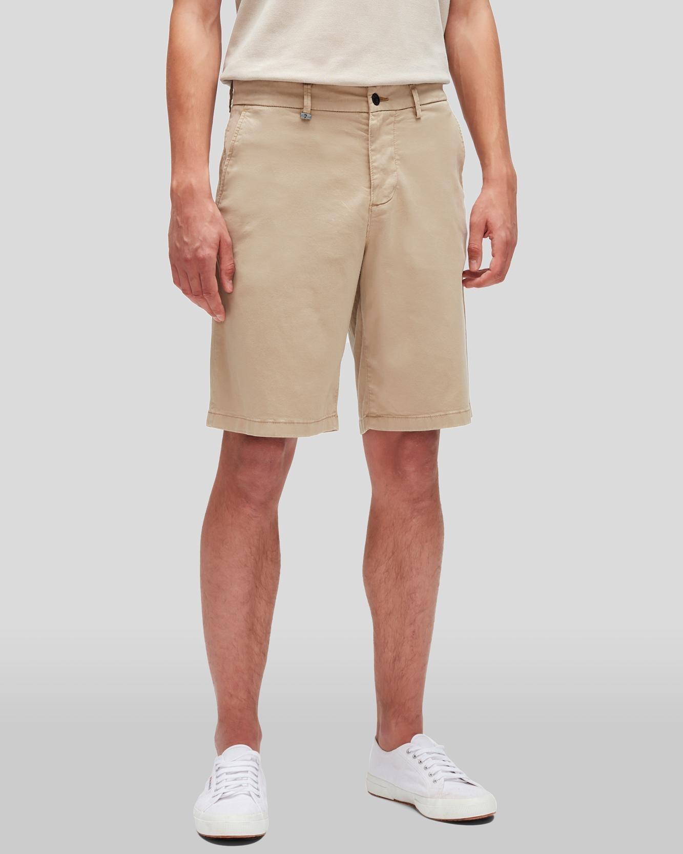 Weightless Chino Short in Arizona Male Product Image