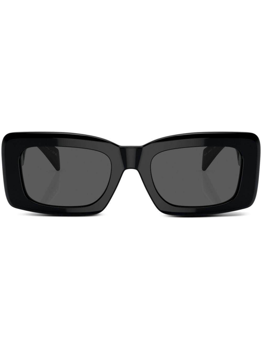 Eckige Sonnenbrille Mit Greca-detail In Black Product Image