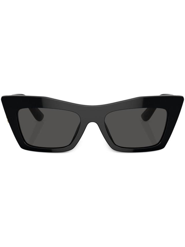 DOLCE & GABBANA Tinted Cat-eye Sunglasses In Schwarz Product Image