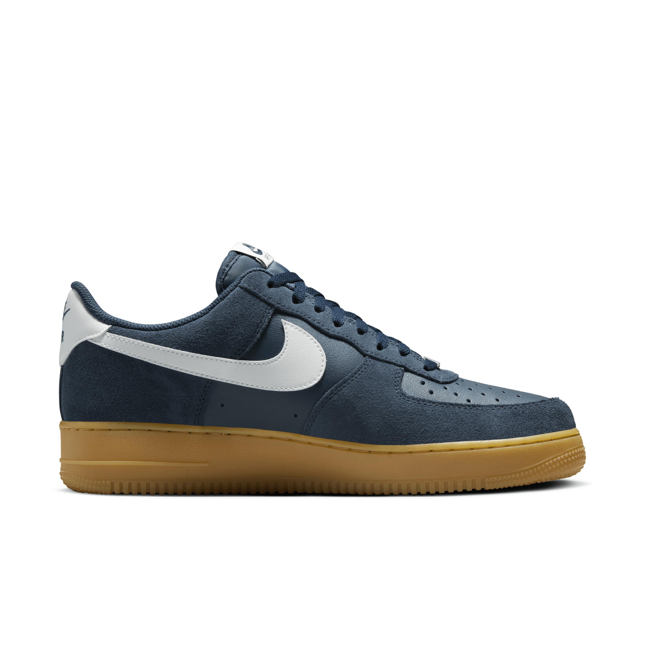 Nike Men's Air Force 1 '07 LV8 Shoes Product Image