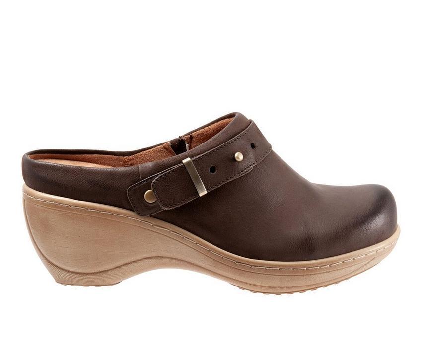 Women's Softwalk Marquette Clogs Product Image