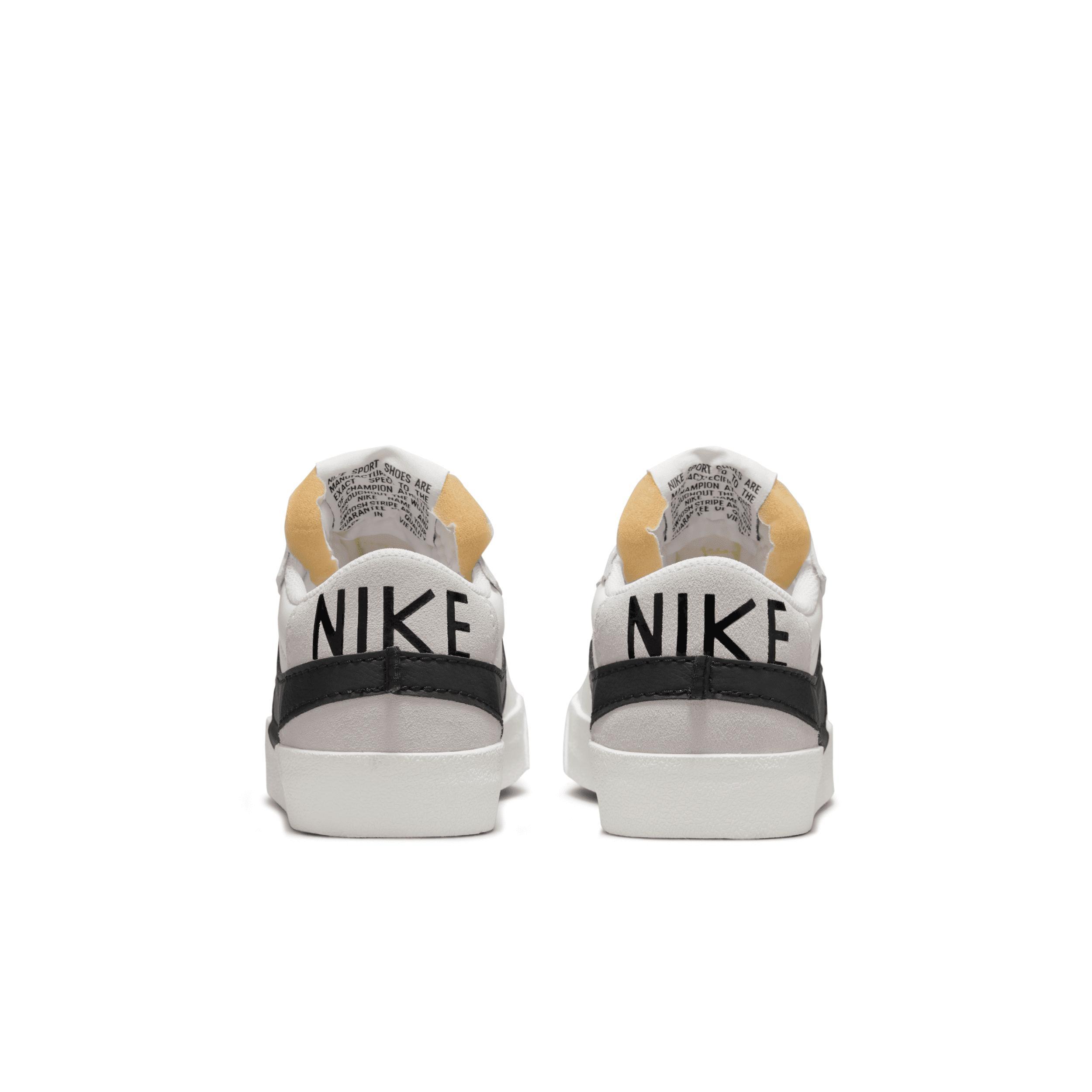 Nike Men's Blazer Low '77 Jumbo Shoes Product Image