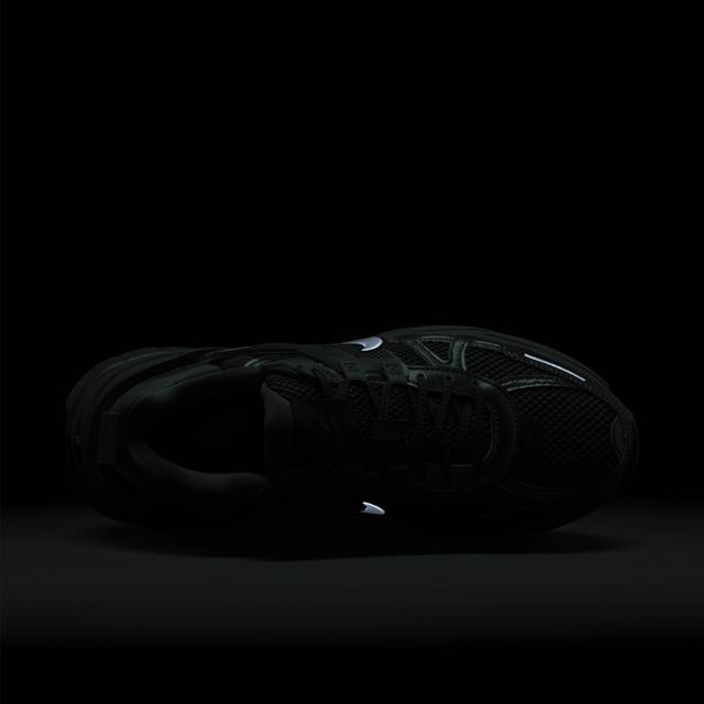 Nike Women's V2K Run Shoes Product Image