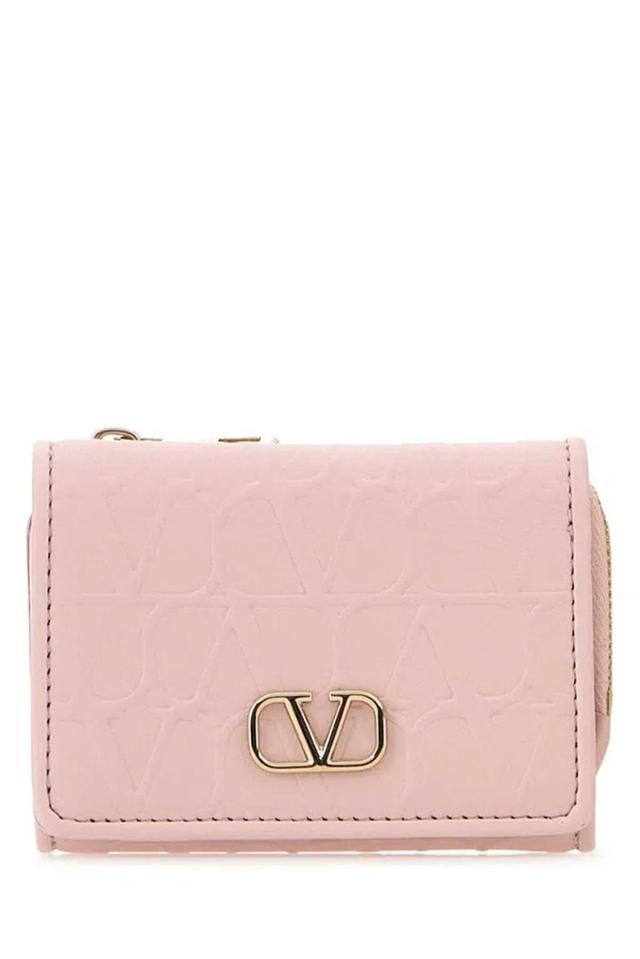 VALENTINO GARAVANI Valentino Vlogo Plaque Zip Detailed Wallet In Pink Product Image