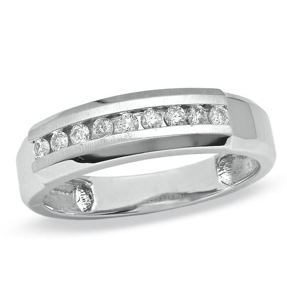 Men's 1/4 CT. T.w. Diamond Wedding Band in 14K White Gold Product Image