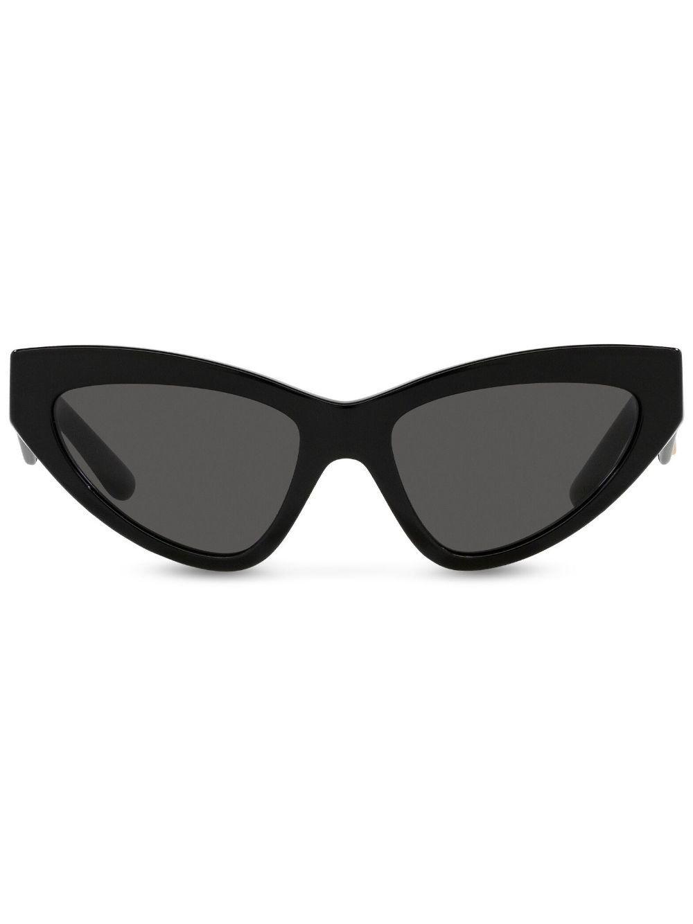 Logo-lettering Cat-eye Sunglasses In Black Product Image