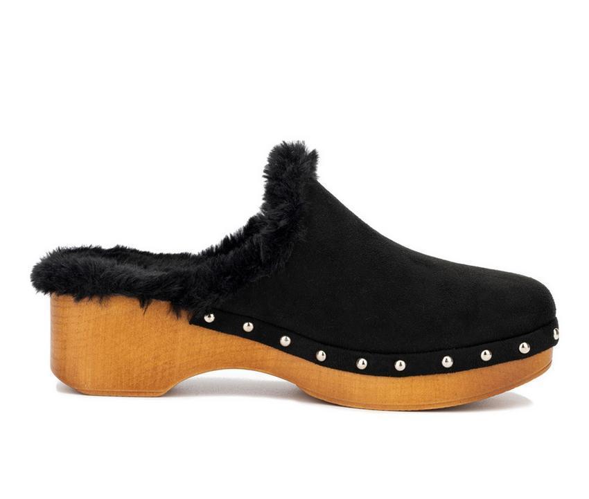 Women's New York and Company Wynna Clogs Product Image