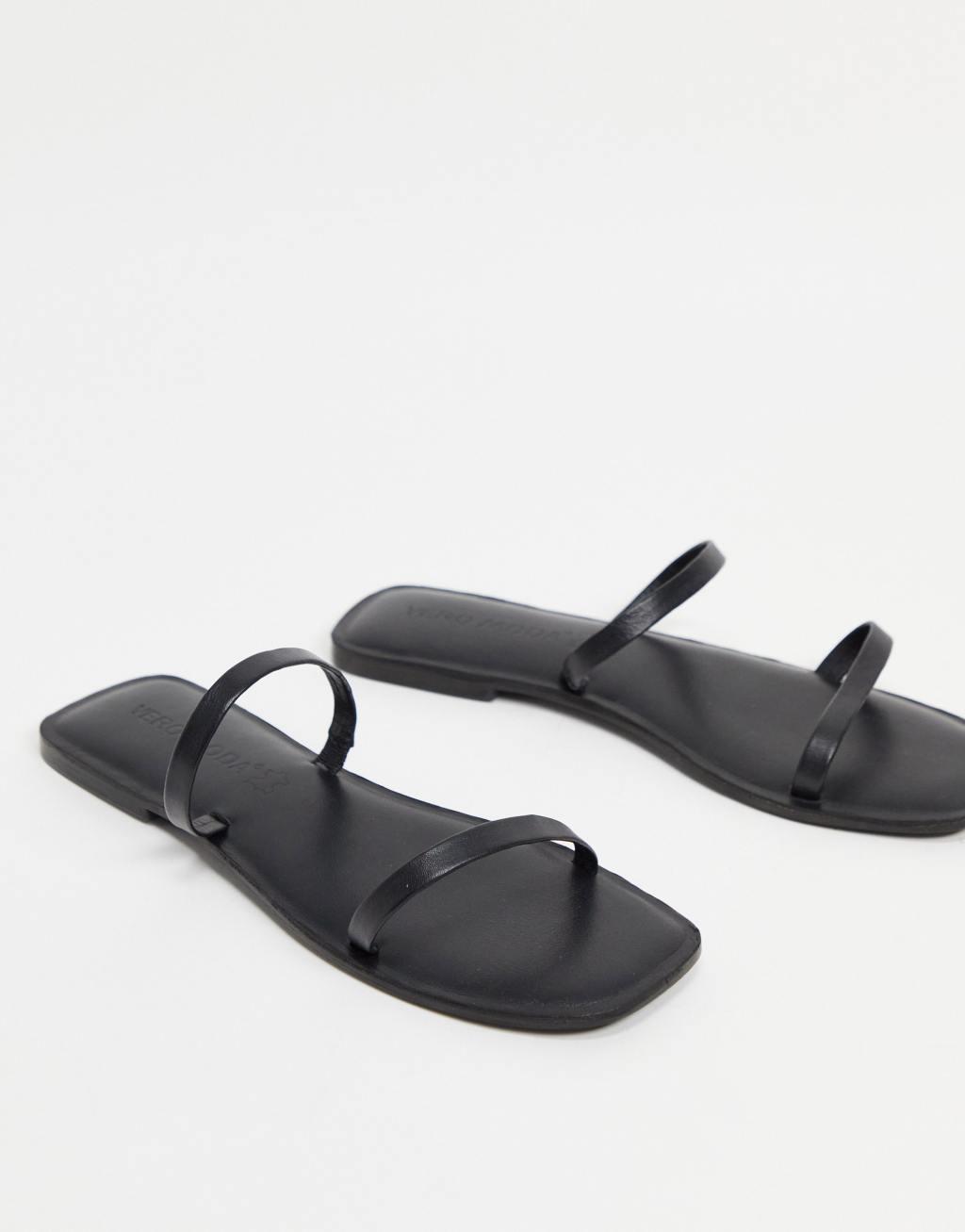 Vero Moda strappy flat sandals in black Product Image