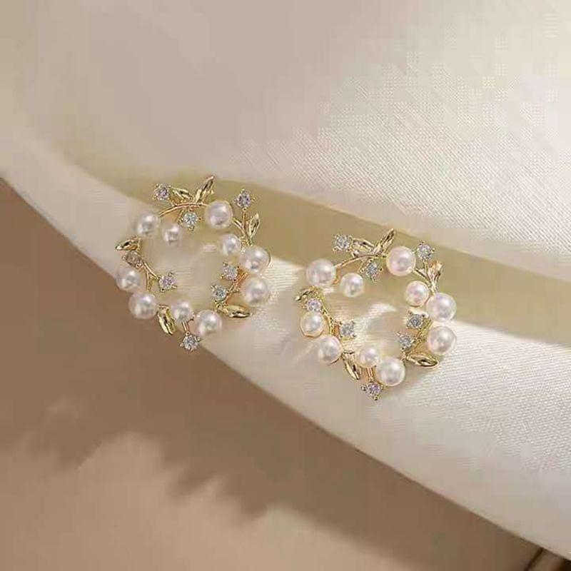 Faux Pearl Rhinestone Ear Stud Product Image