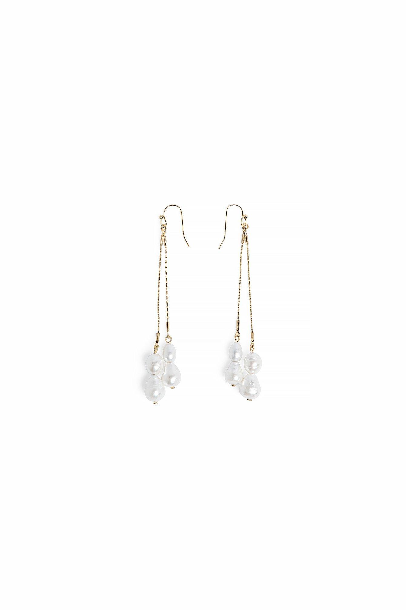 Pearl Dangle Earrings Product Image