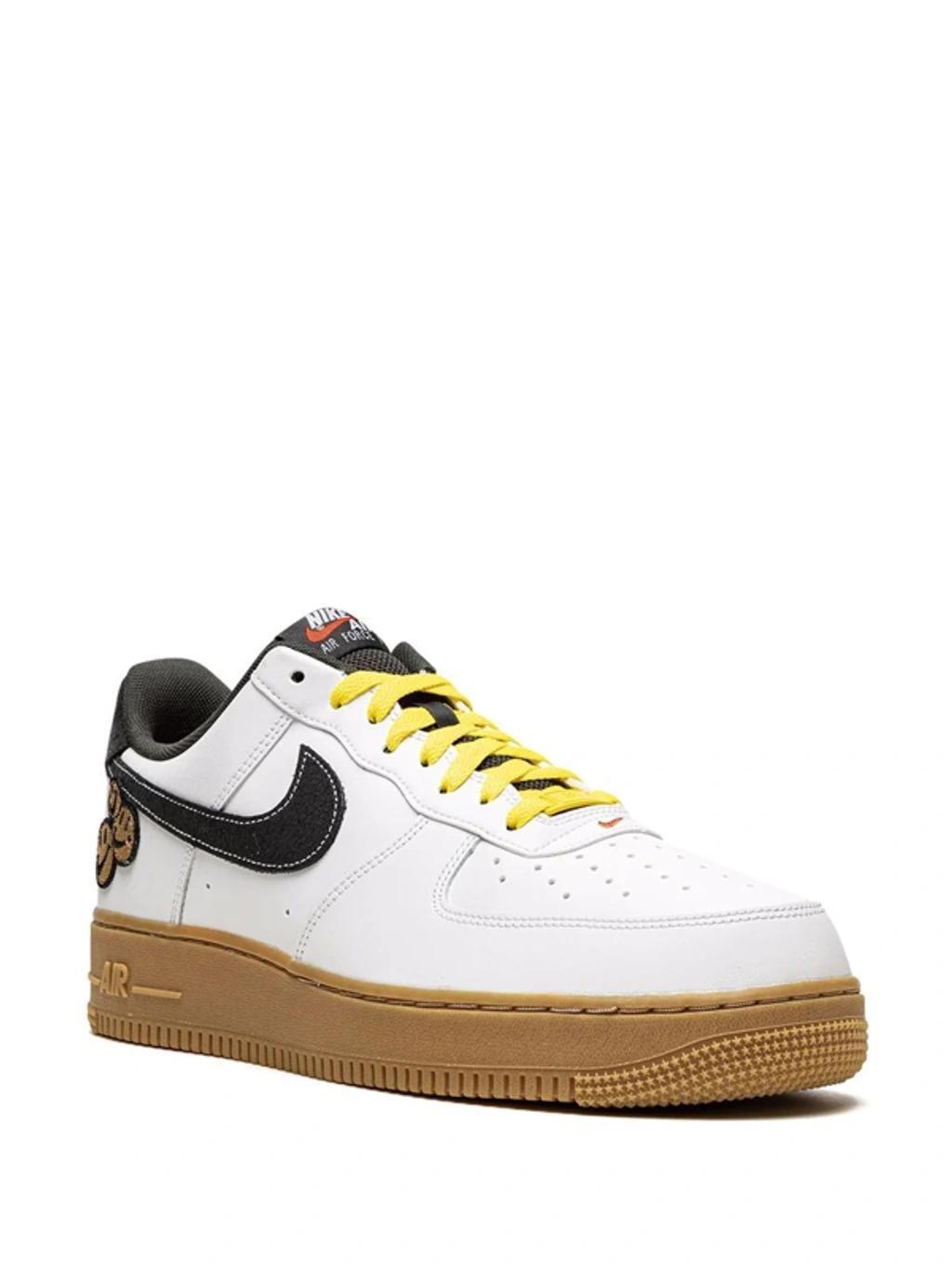 Air Force 1 Low '07 Lv8 "go The Extra The Smile" Sneakers In White/yellow Strike/gum Light Brown/anthracite Product Image