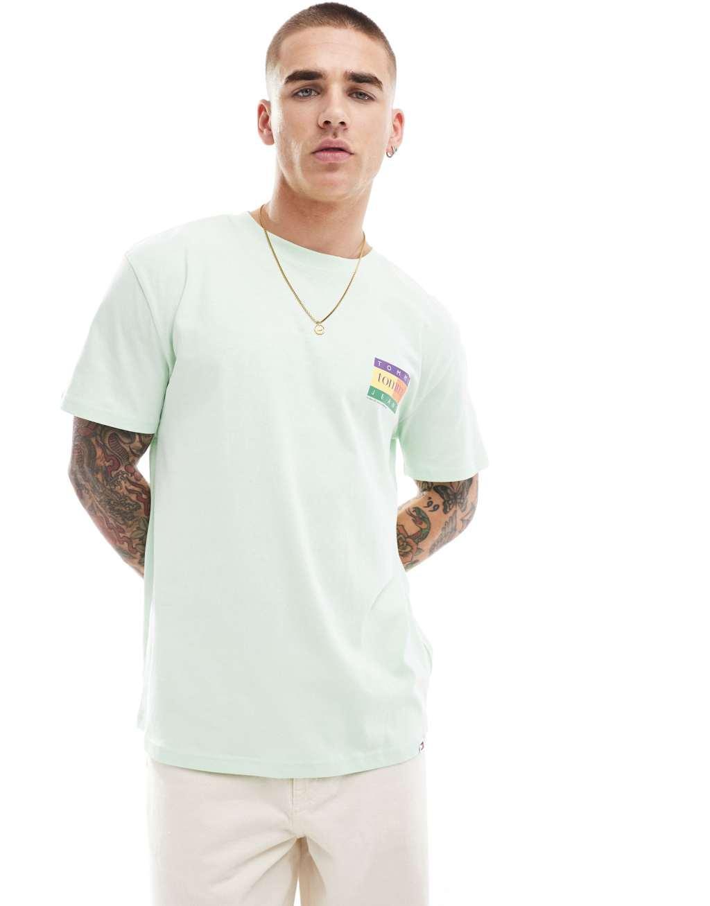 Tommy Jeans regular summer flag t-shirt in green Product Image