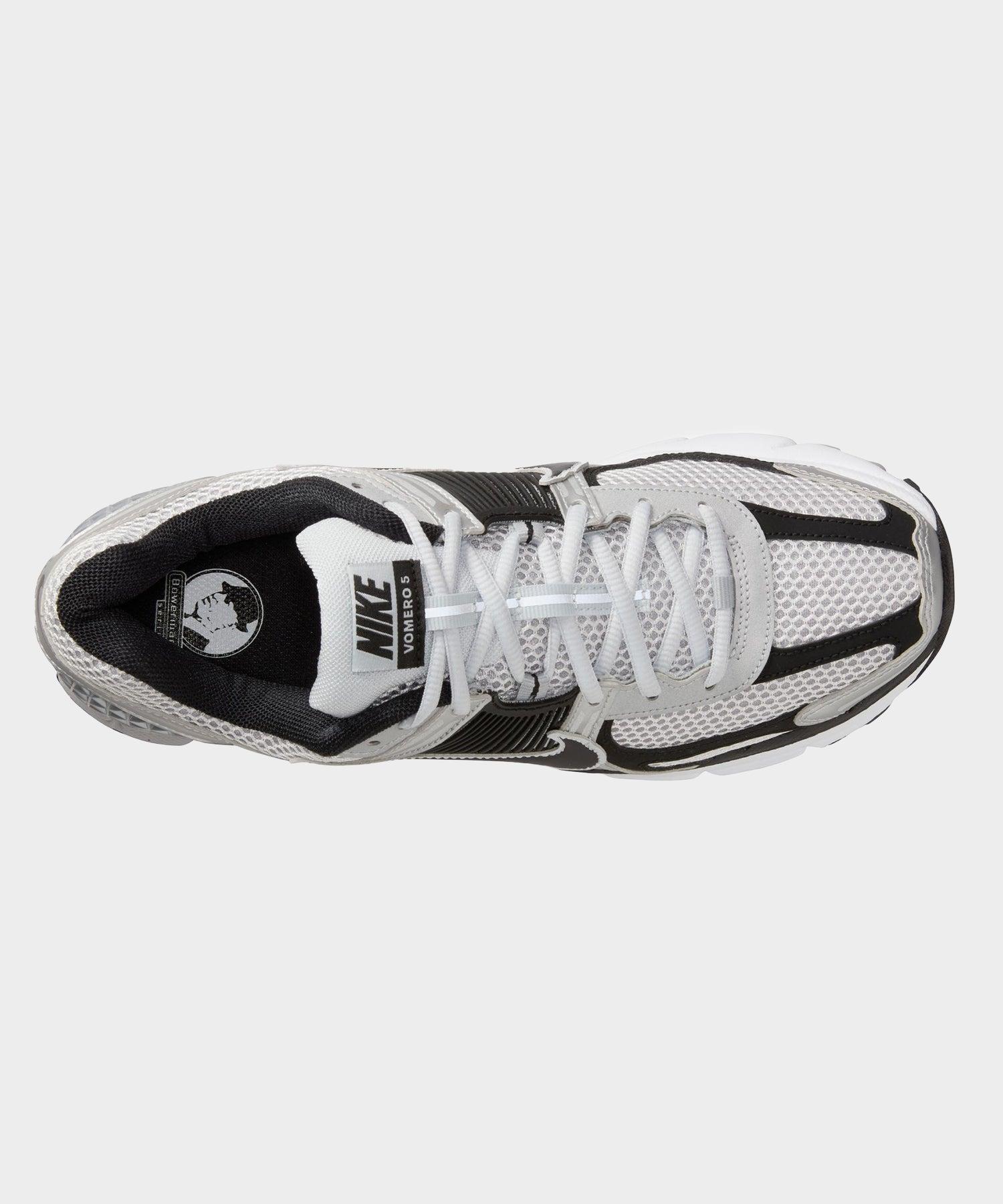 Nike Zoom Vomero in Metallic Silver / Pure Platinum Product Image